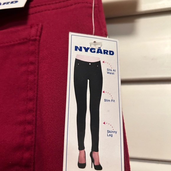 Pull-on Jegging Pants - Picture 2 of 3